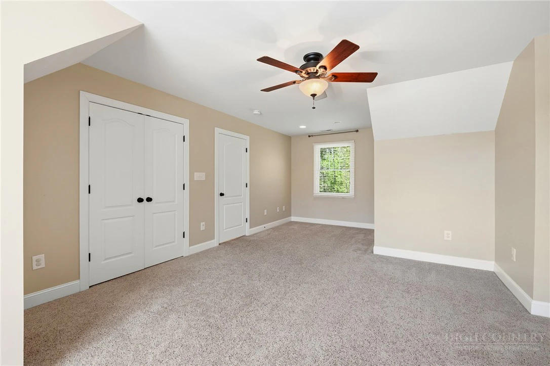 Image number 5 for the current listing