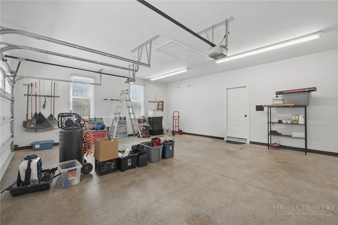 Image number 12 for the current listing