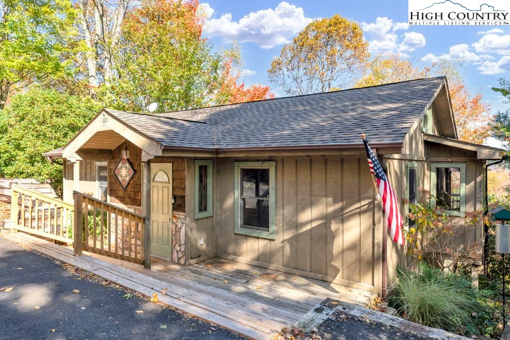 Image number 1 for the current listing