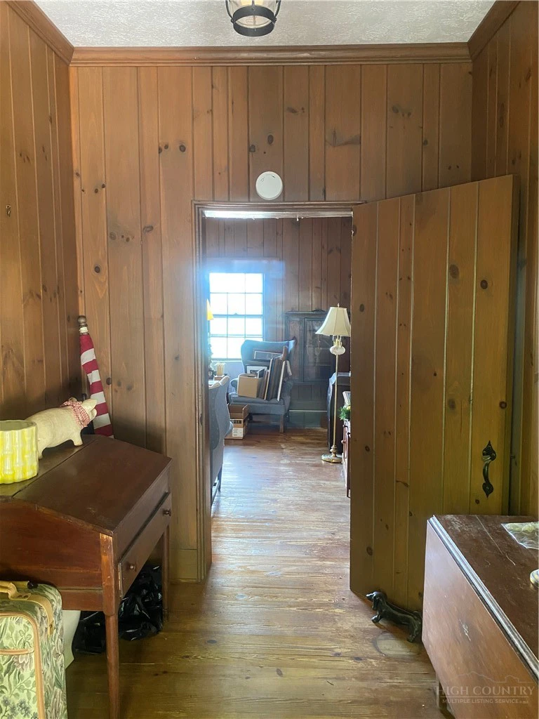 Image number 20 for the current listing