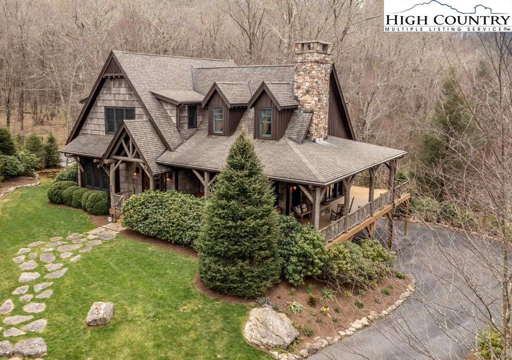 Image number 1 for the current listing