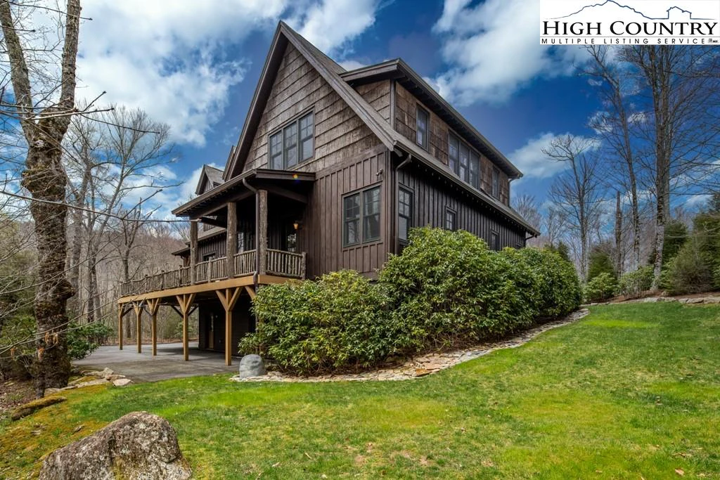 Image number 19 for the current listing