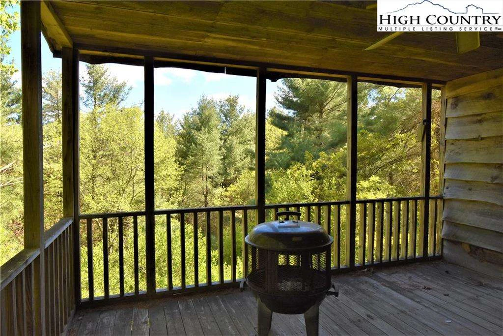 Image number 7 for the current listing