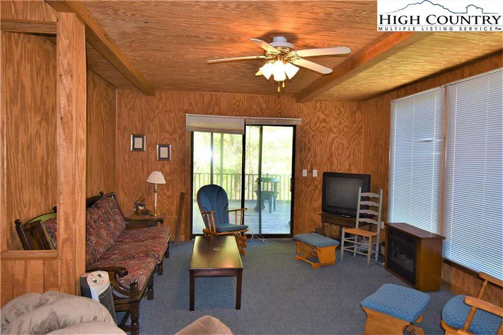 Image number 8 for the current listing