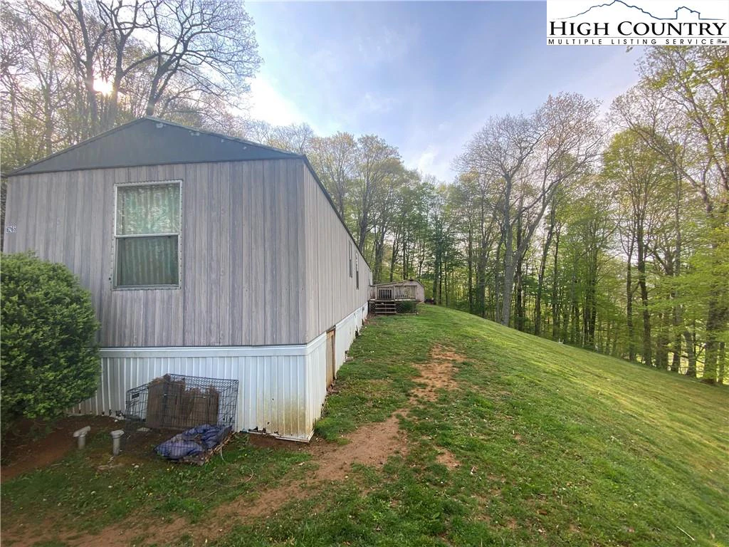 Image number 16 for the current listing