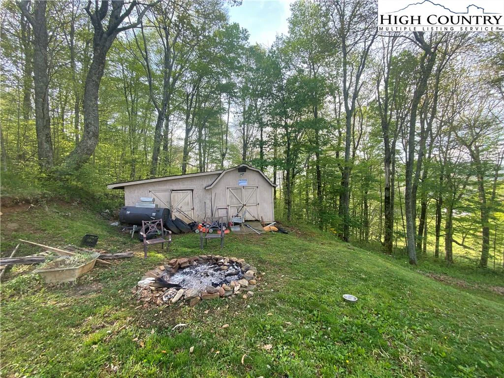 Image number 18 for the current listing