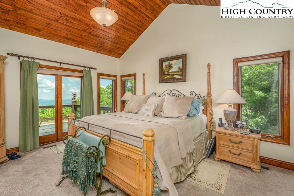 Image number 8 for the current listing