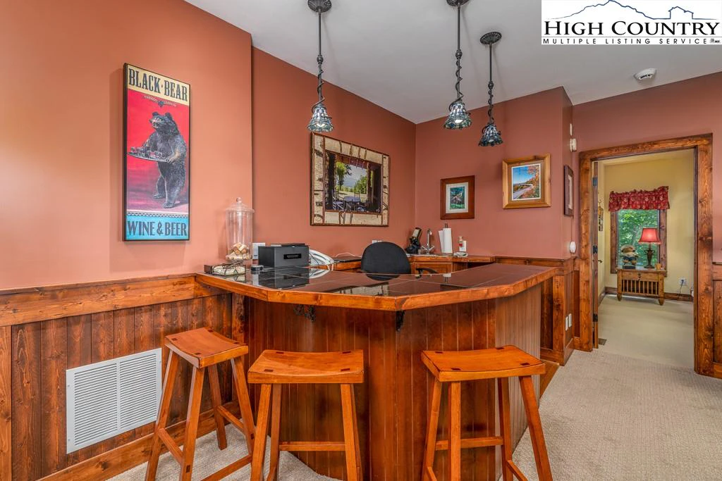 Image number 2 for the current listing