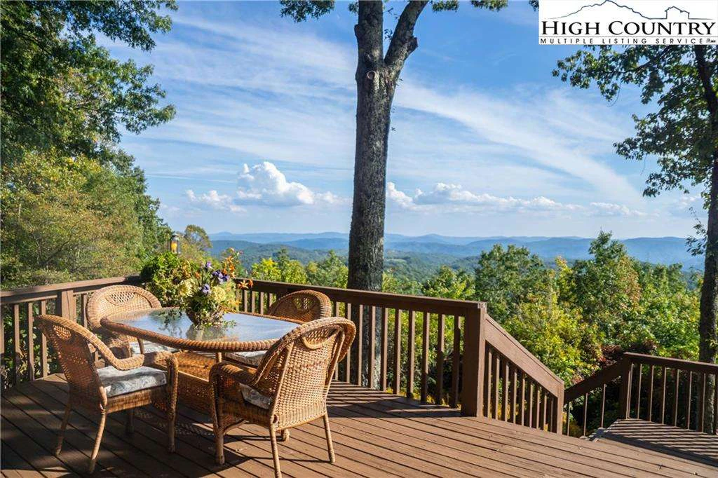 Image number 1 for the current listing