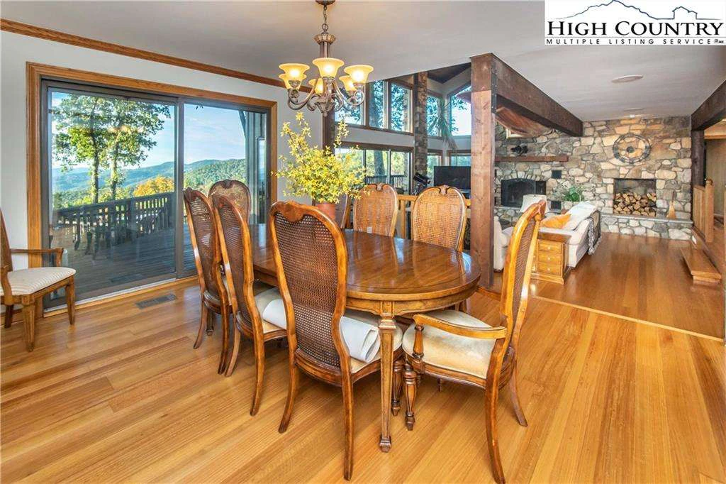 Image number 16 for the current listing