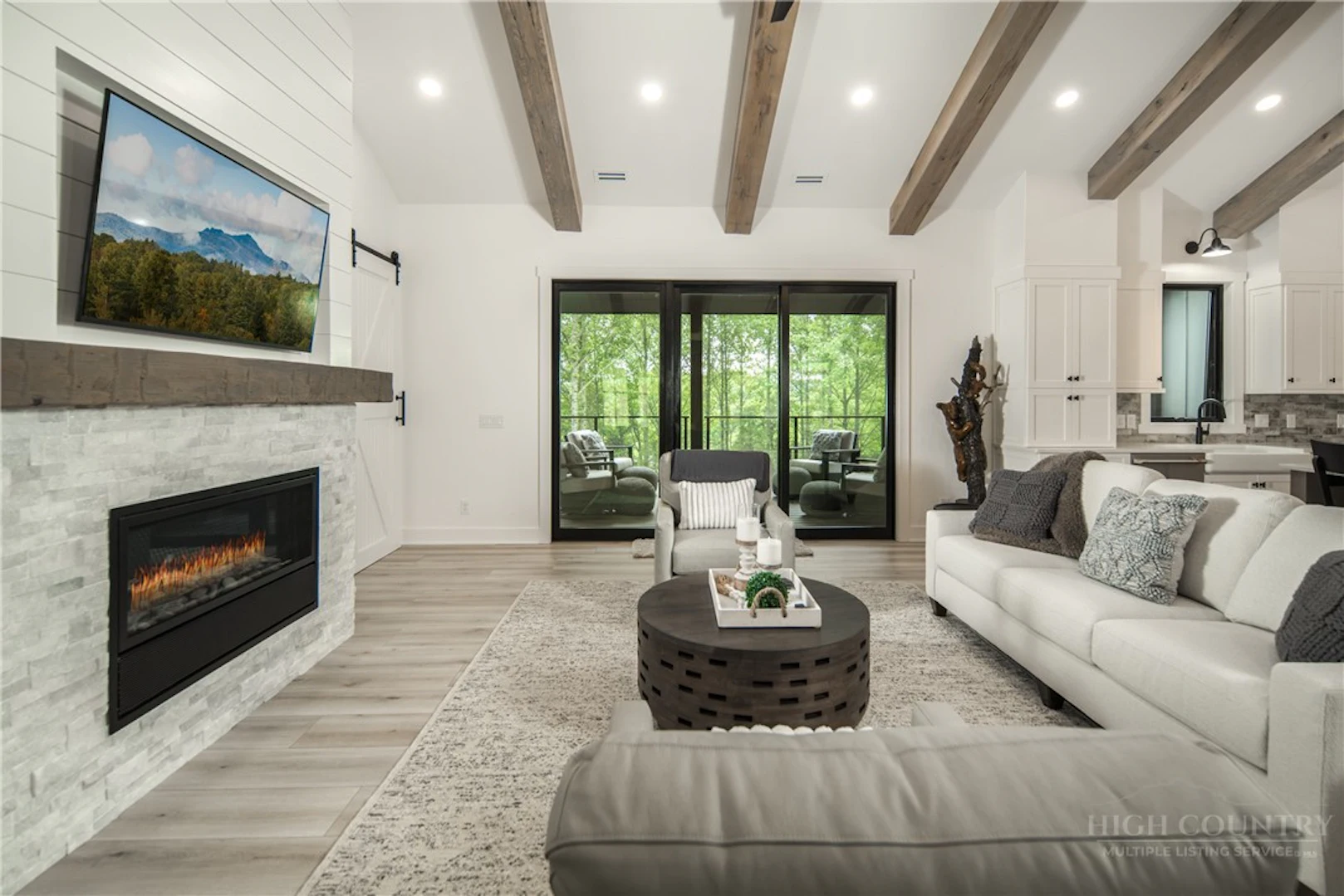 Image number 4 for the current listing