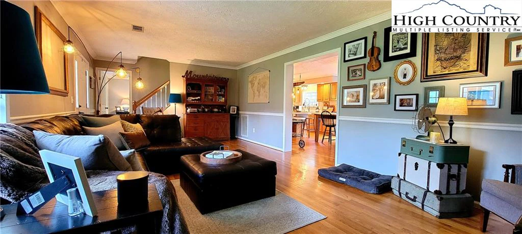 Image number 21 for the current listing