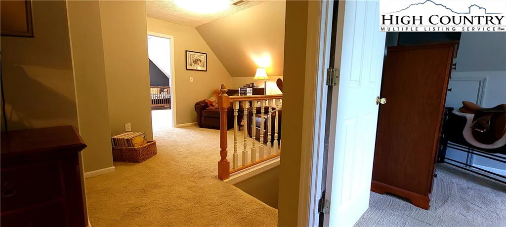 Image number 6 for the current listing