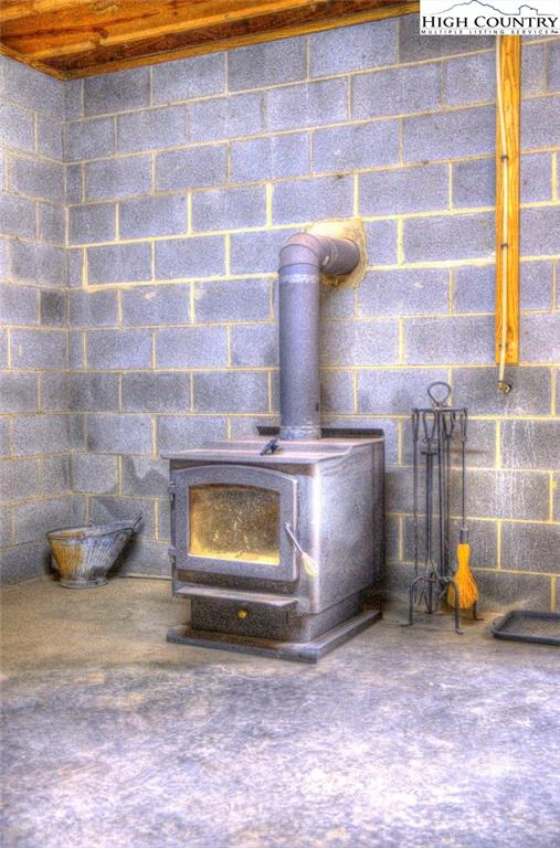 Image number 13 for the current listing