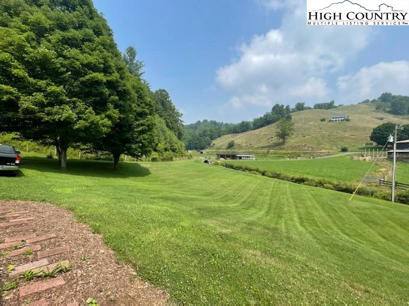 Image number 19 for the current listing