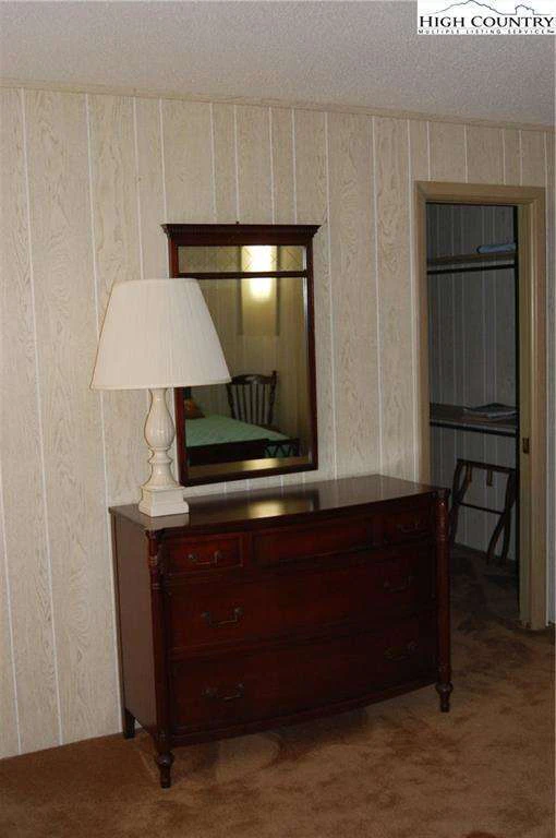 Image number 4 for the current listing