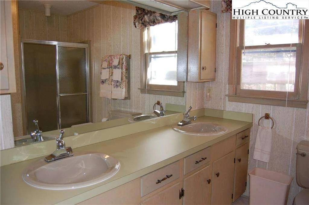 Image number 6 for the current listing