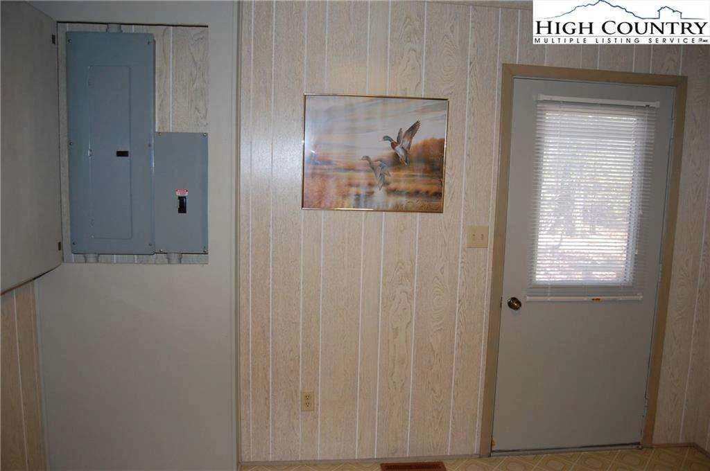 Image number 12 for the current listing