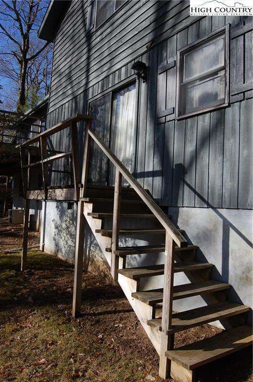 Image number 19 for the current listing