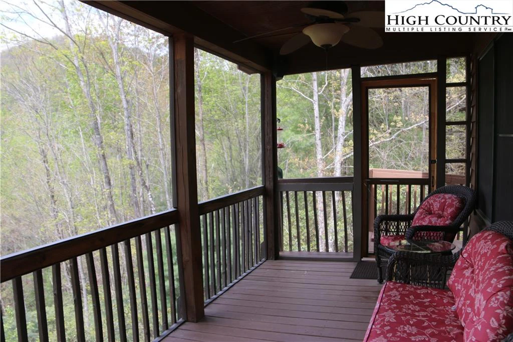 Image number 7 for the current listing