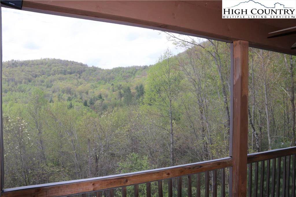Image number 9 for the current listing