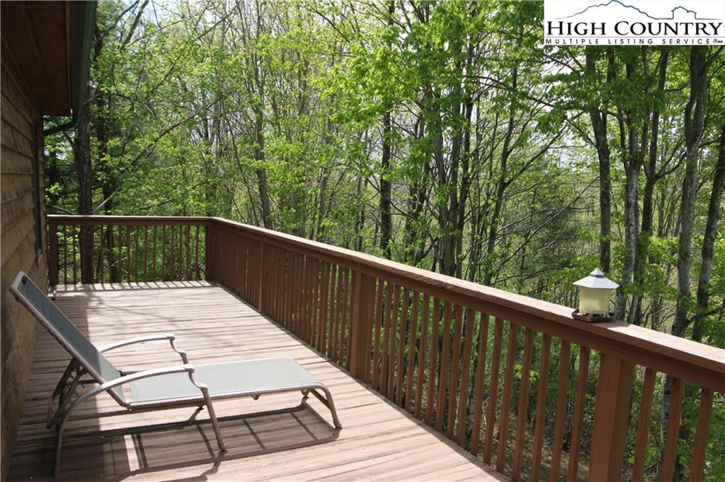 Image number 11 for the current listing