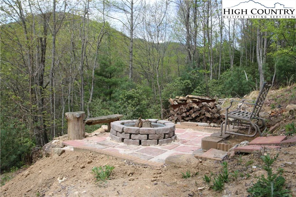 Image number 14 for the current listing
