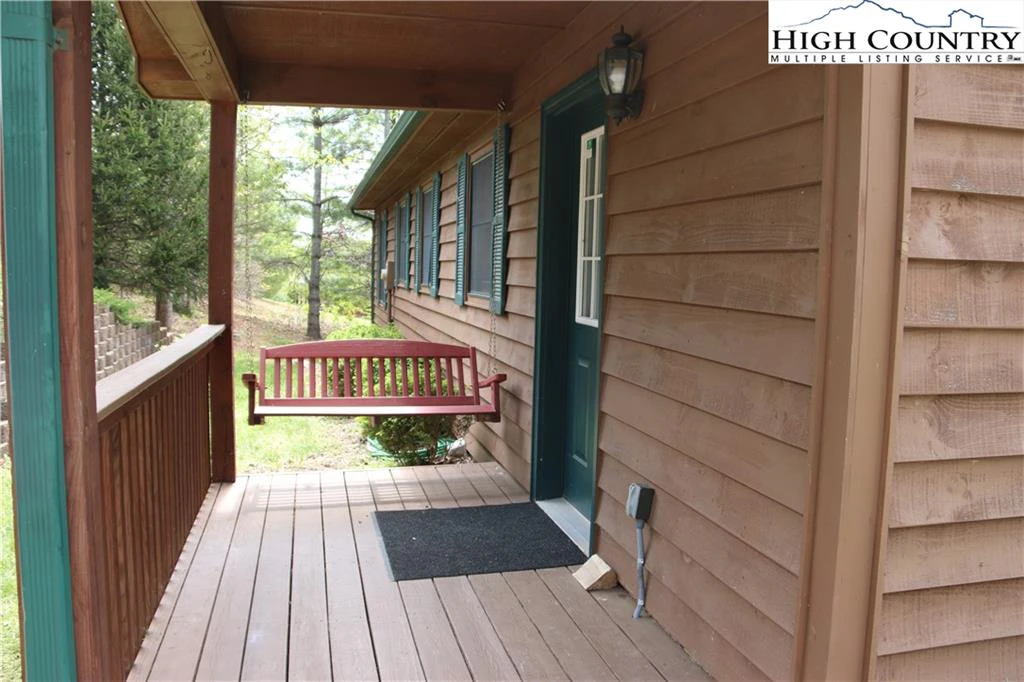Image number 15 for the current listing