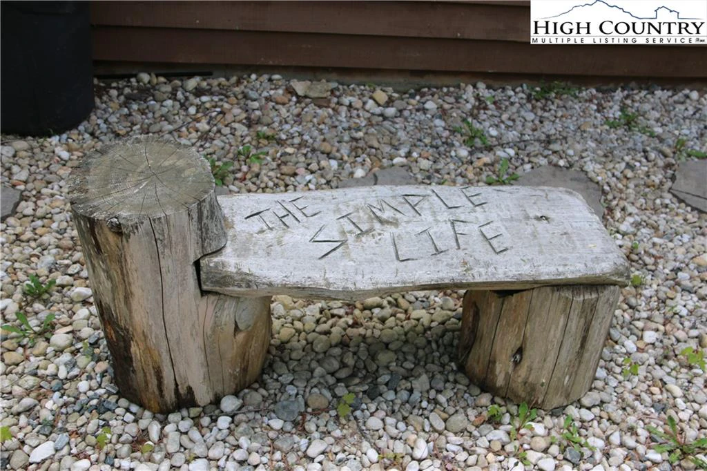 Image number 18 for the current listing