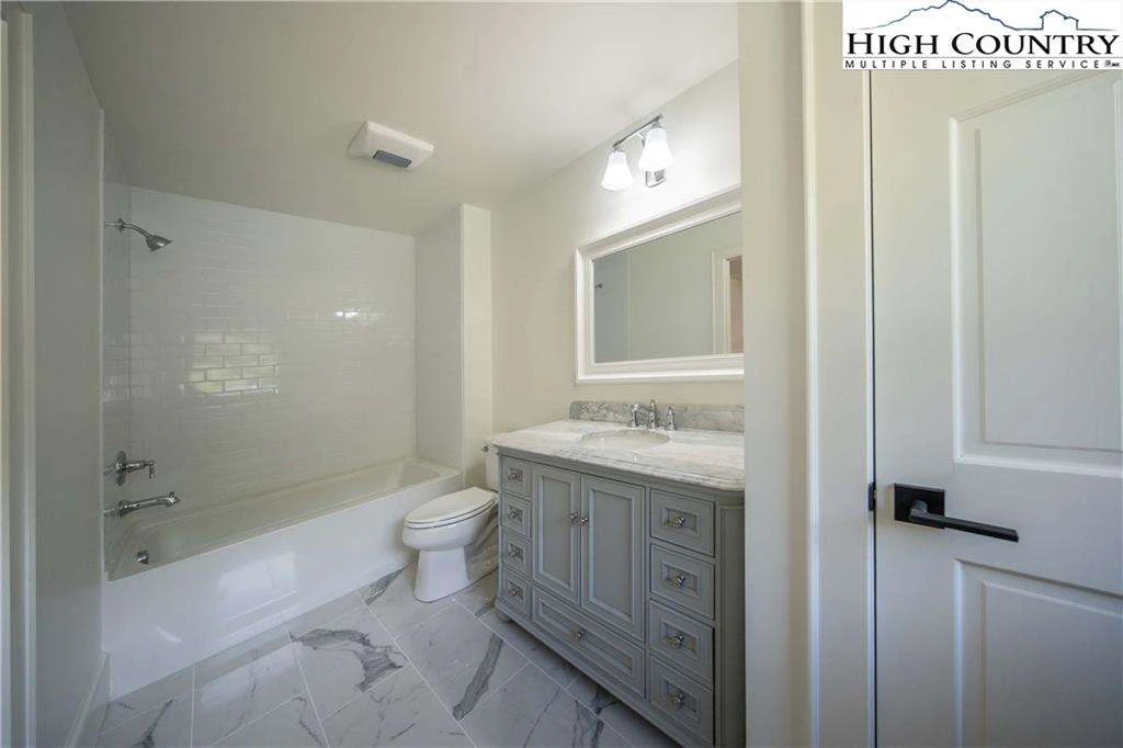 Image number 6 for the current listing
