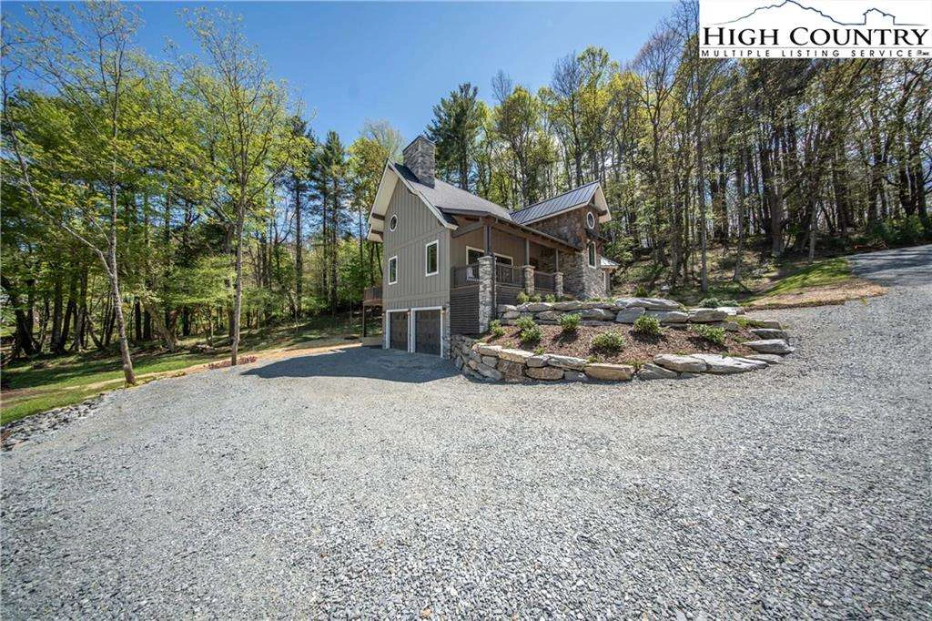 Image number 20 for the current listing