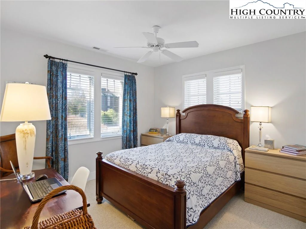 Image number 6 for the current listing