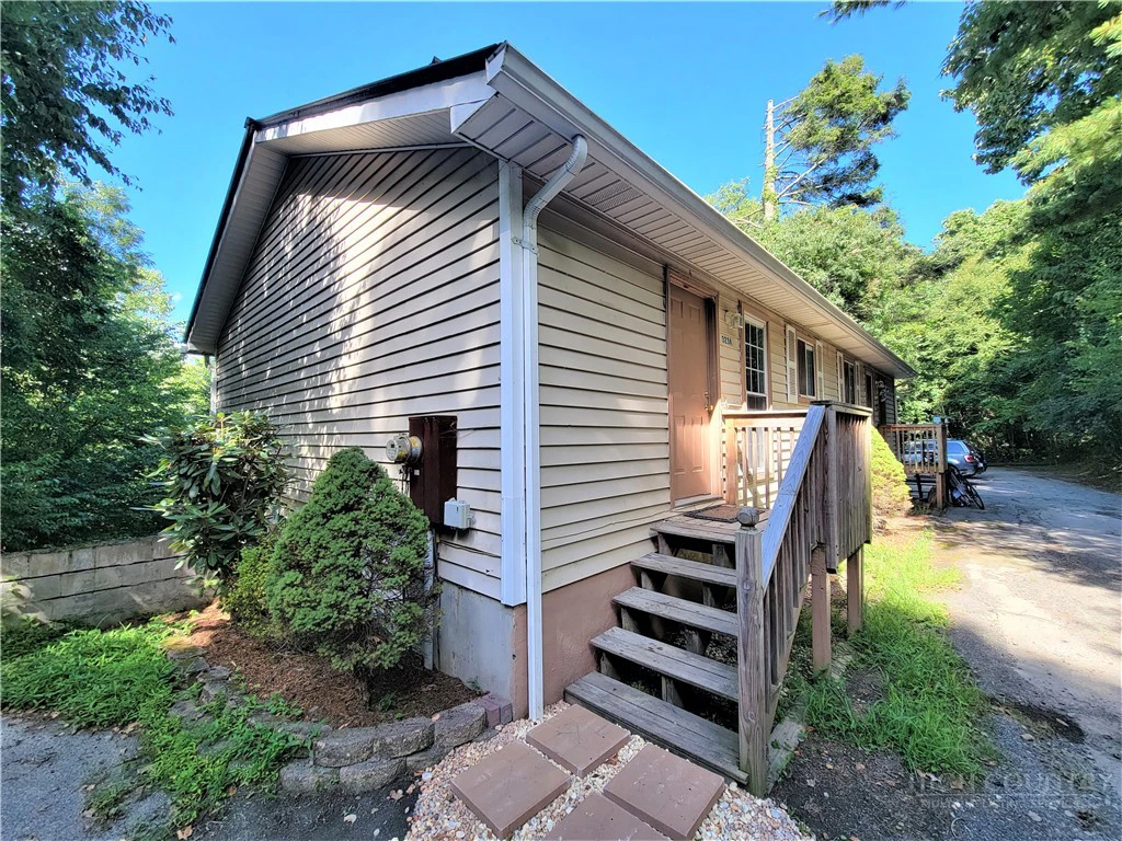 Image number 5 for the current listing