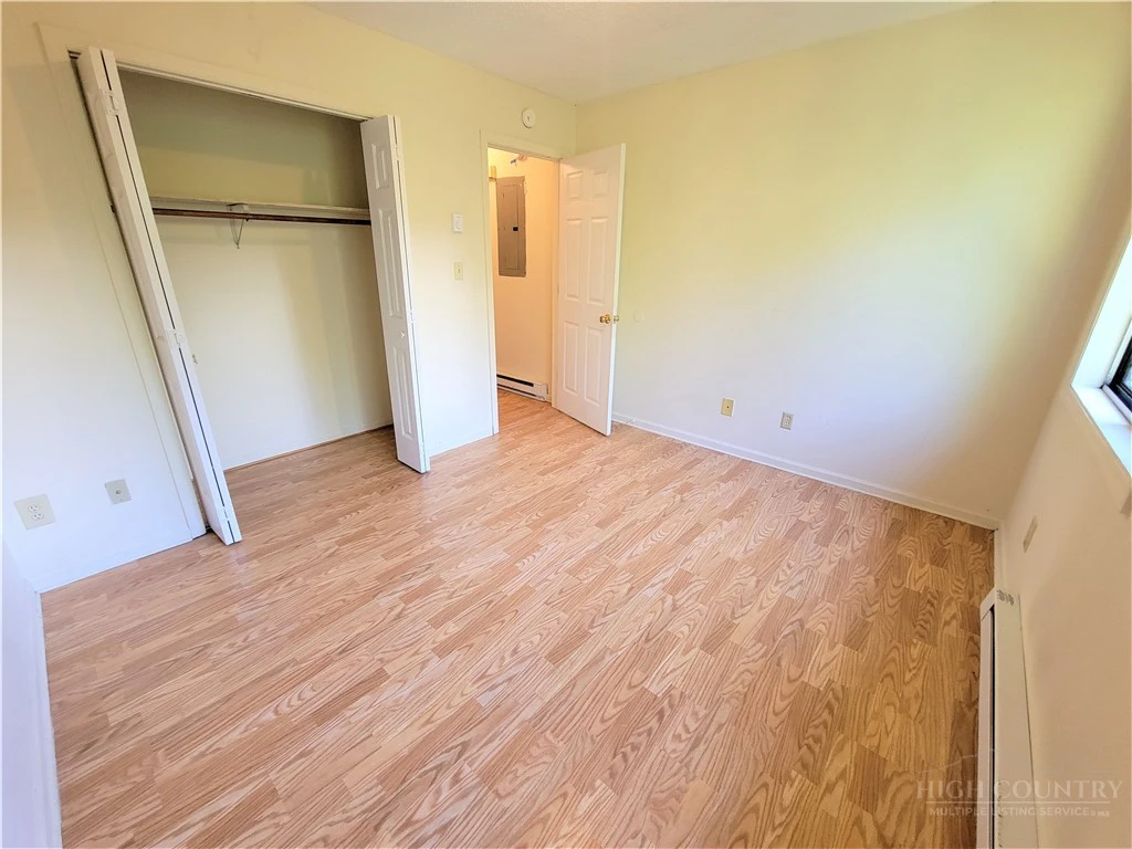 Image number 12 for the current listing