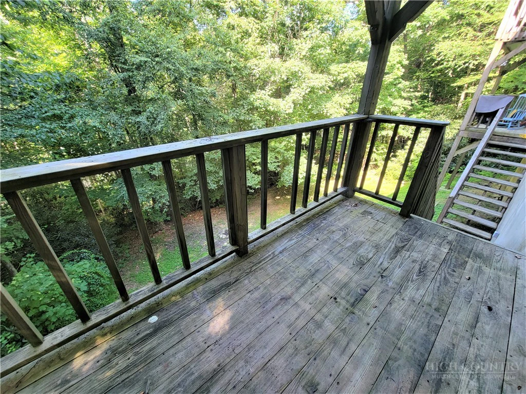 Image number 21 for the current listing