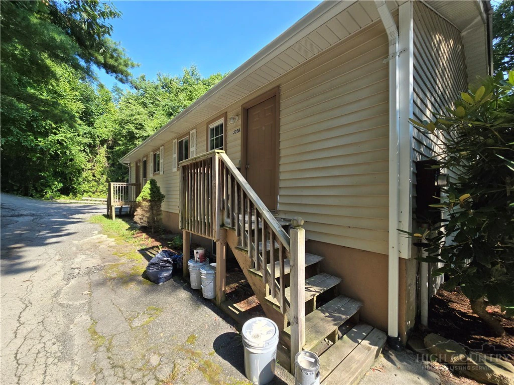 Image number 22 for the current listing