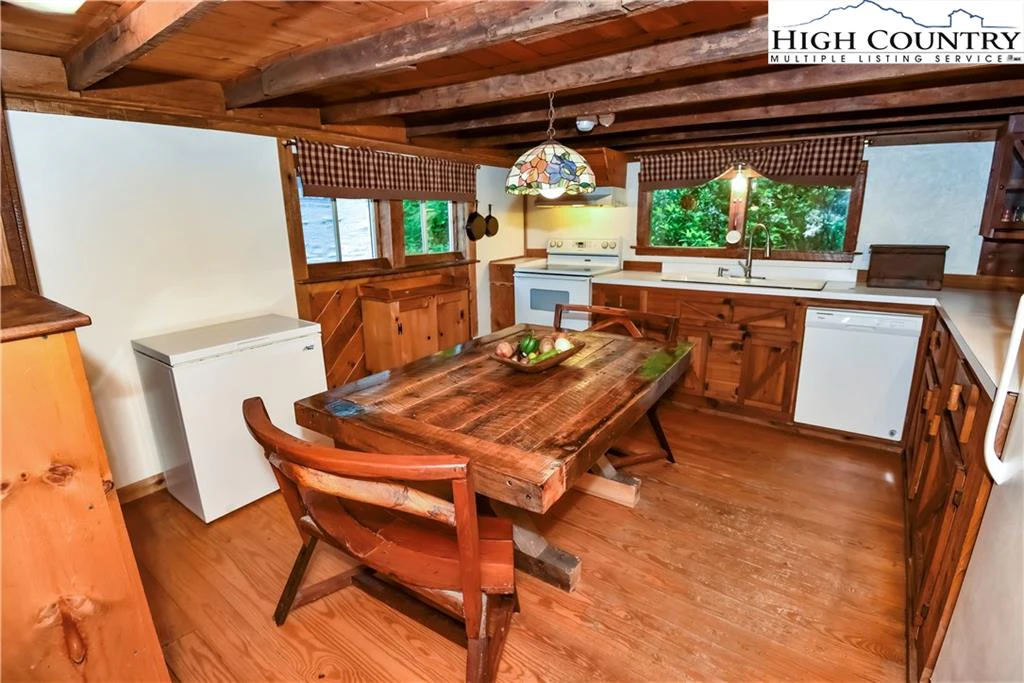 Image number 6 for the current listing
