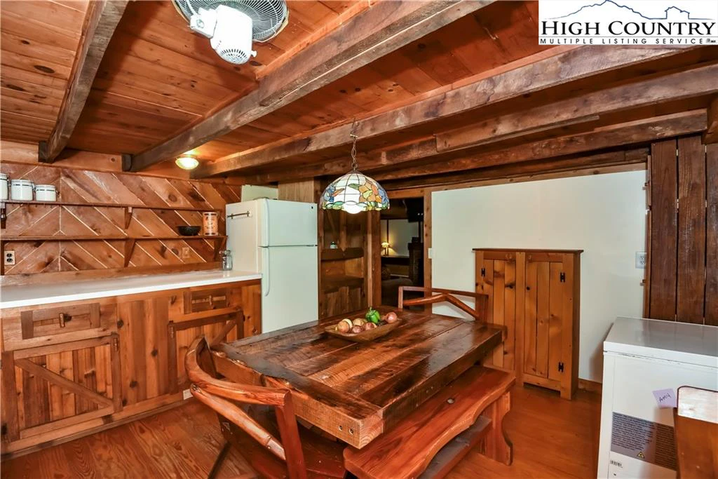 Image number 8 for the current listing