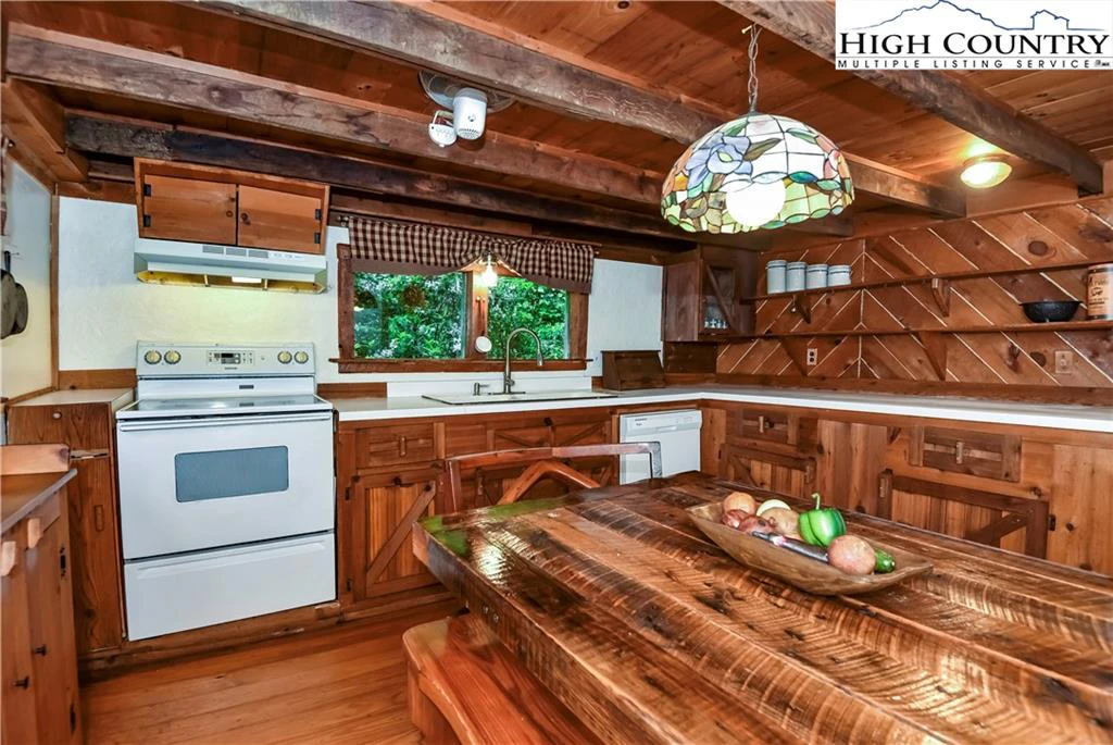 Image number 11 for the current listing
