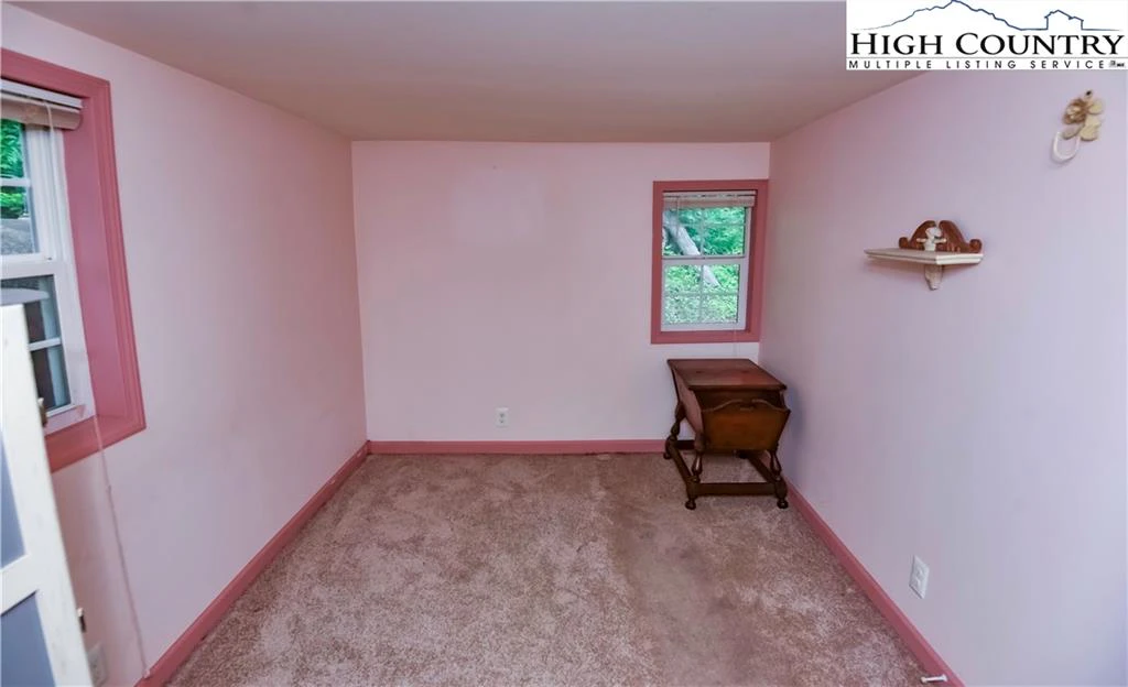 Image number 18 for the current listing