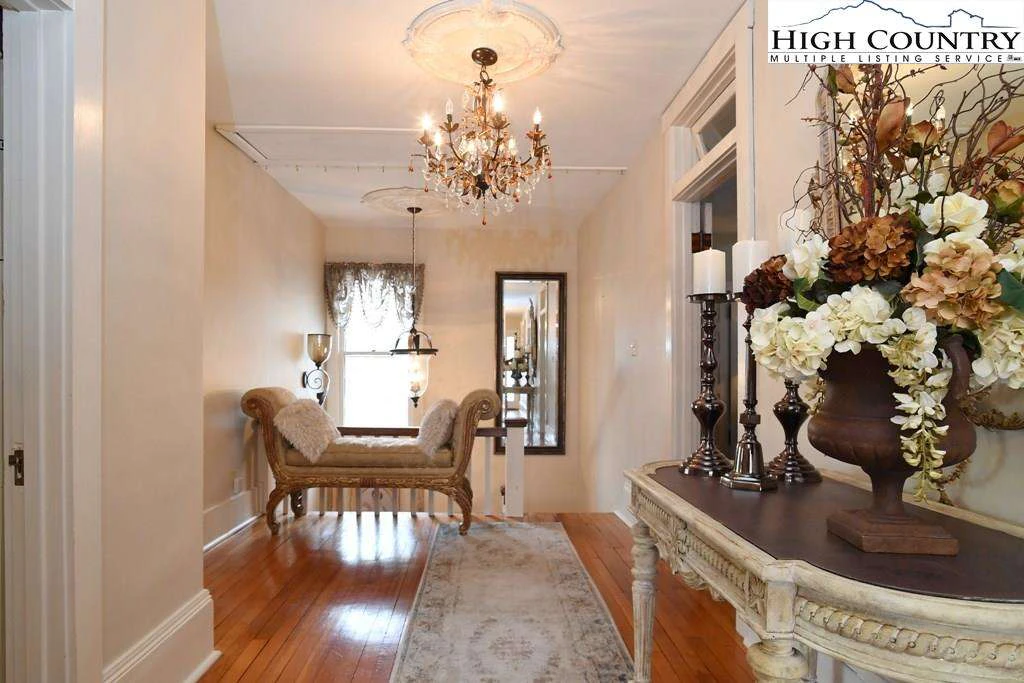 Image number 6 for the current listing