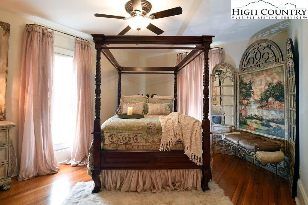 Image number 7 for the current listing