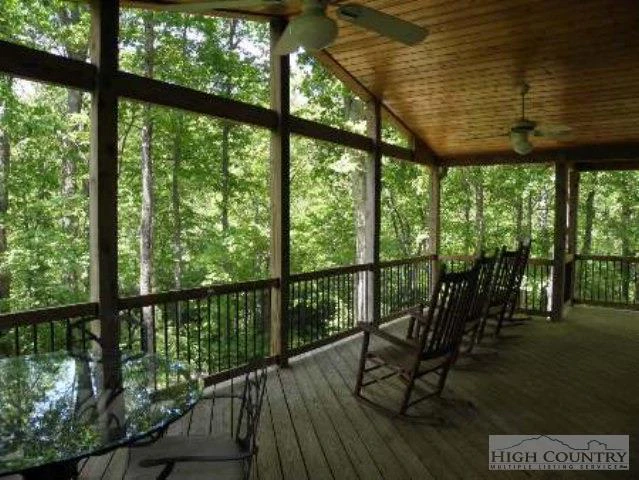 Image number 9 for the current listing