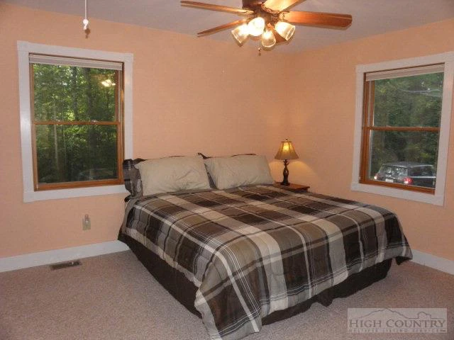 Image number 13 for the current listing