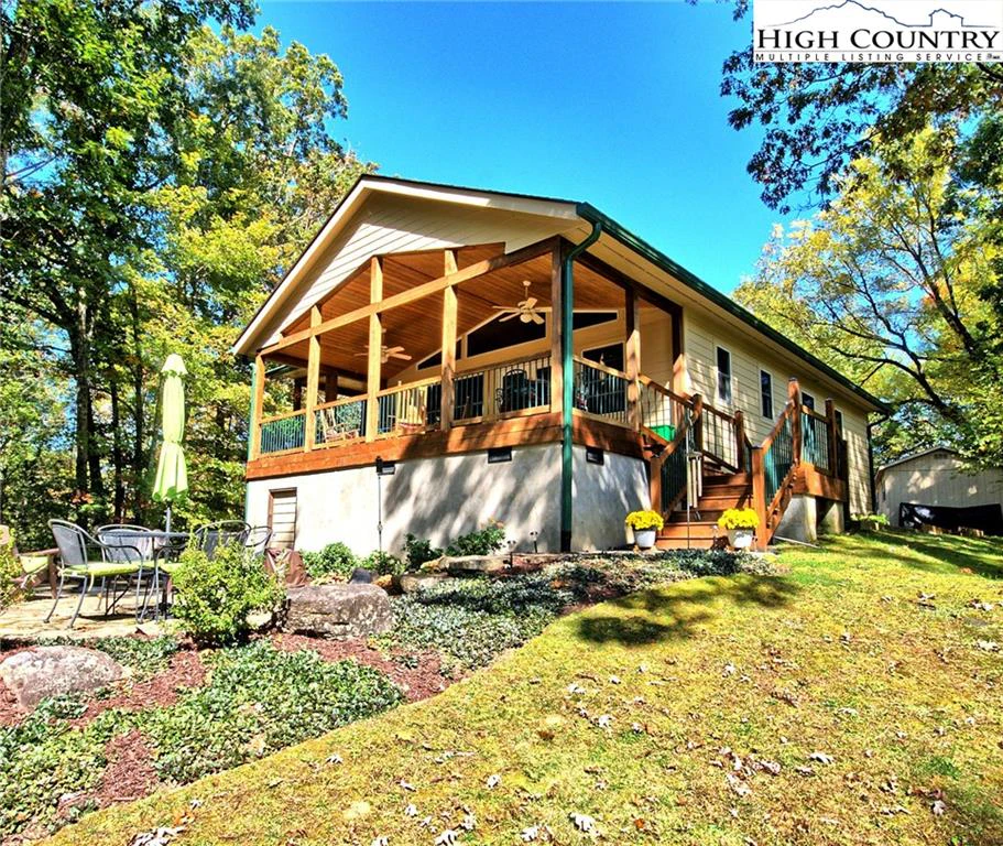 Image number 1 for the current listing