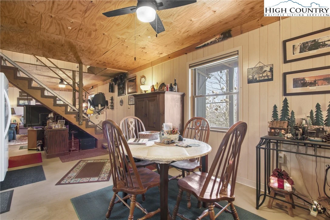 Image number 7 for the current listing
