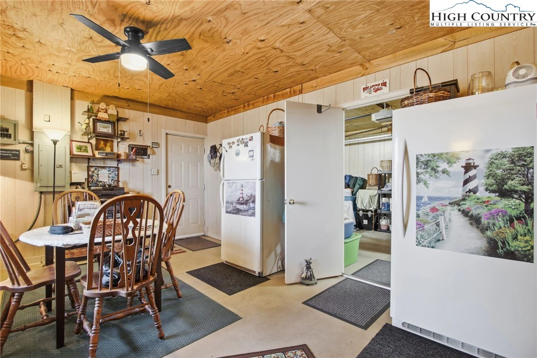 Image number 9 for the current listing