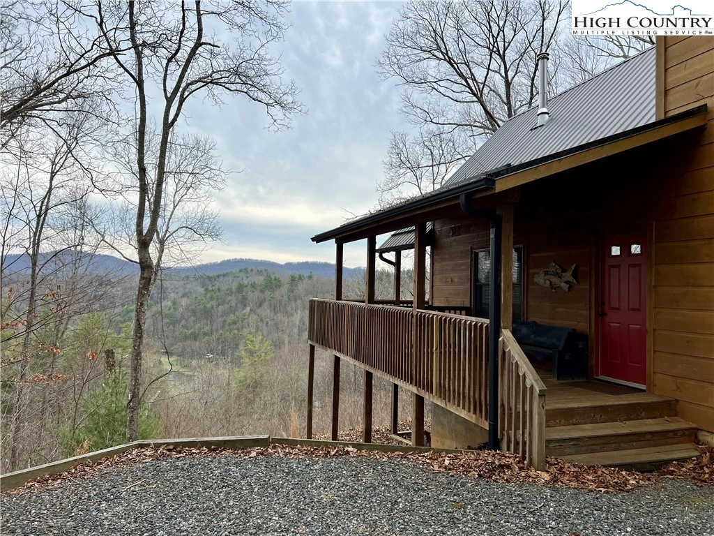 Image number 13 for the current listing