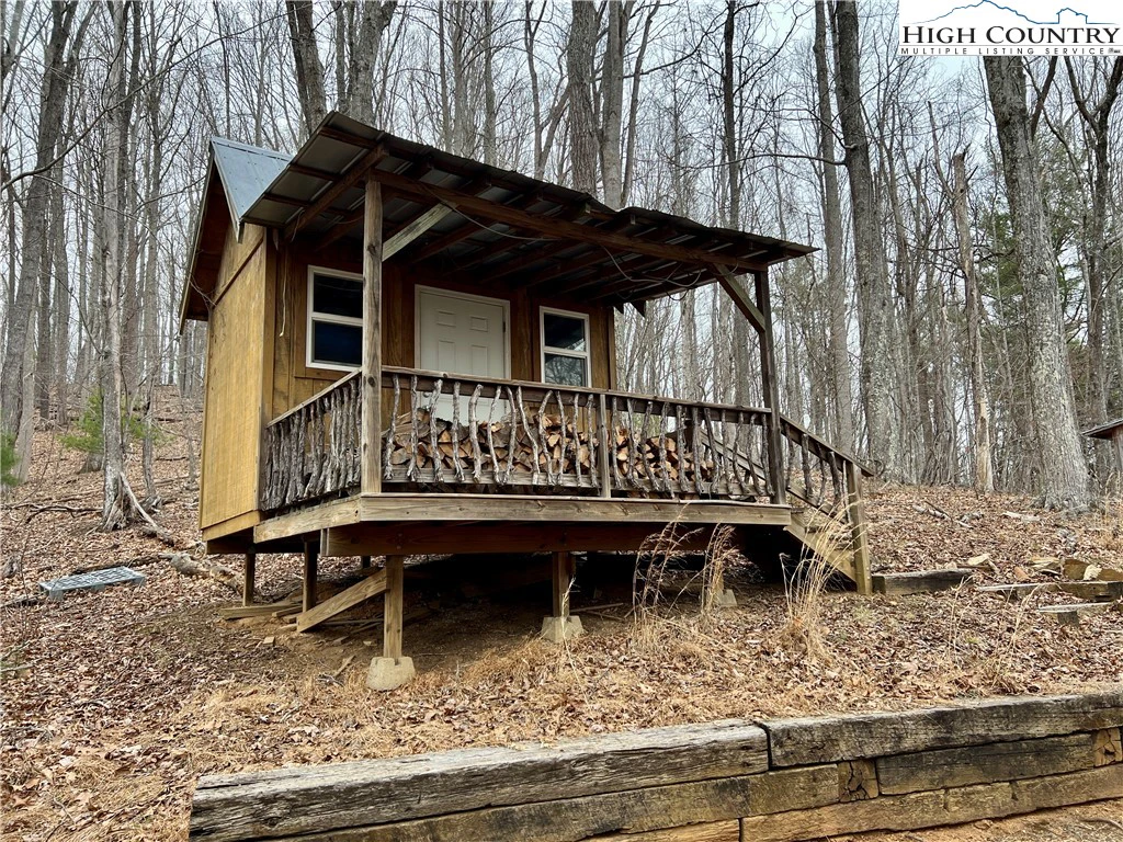 Image number 14 for the current listing