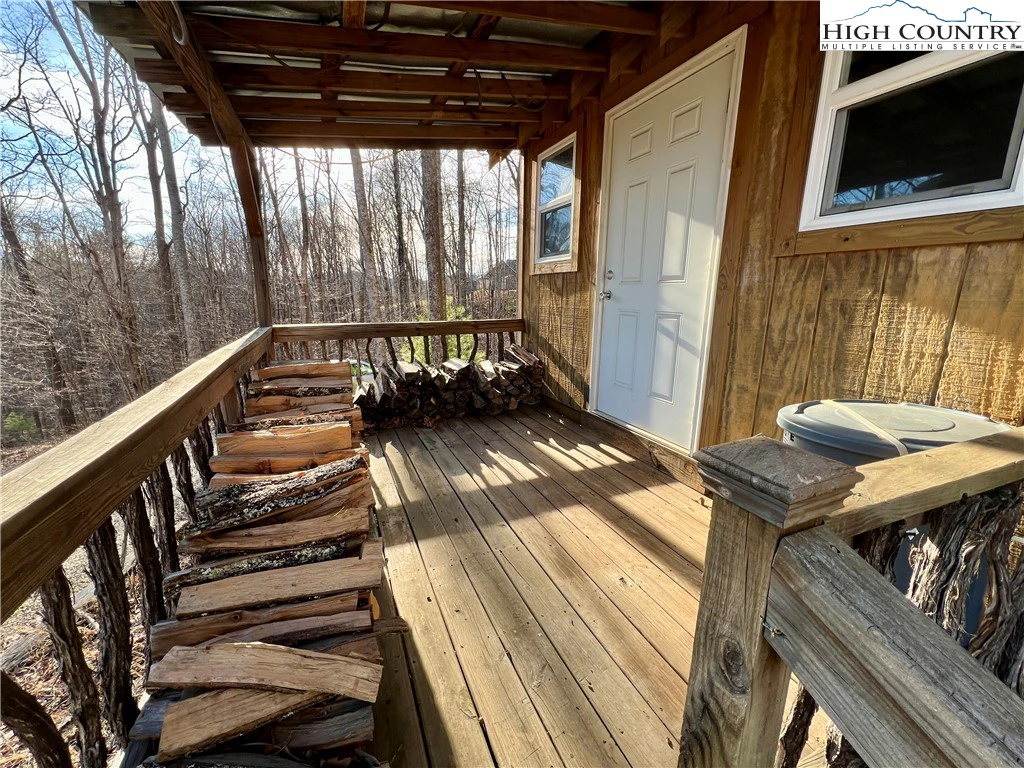 Image number 15 for the current listing